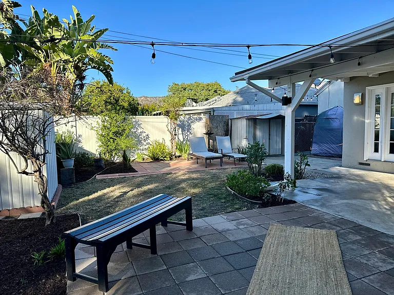 2133 N Buena Vista St — Photo 55