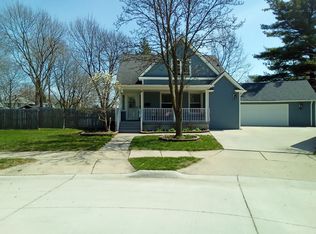 14 Stapleton St, Mount Clemens, MI 48043