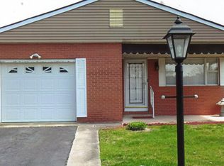 2 Calalou Ct, Toms River, NJ 08757