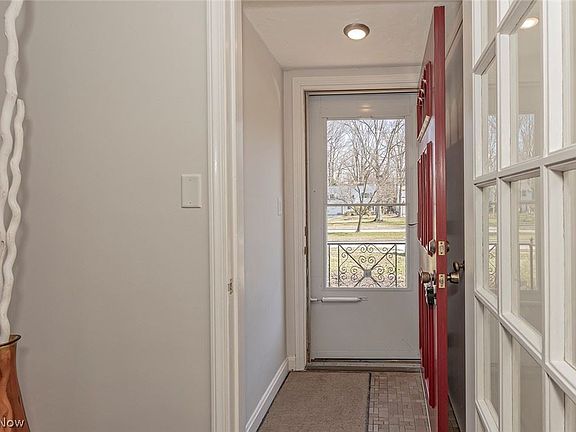 3rd image of 1588 S Belvoir Blvd