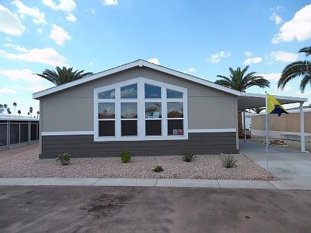 2nd image of 3104 E Broadway Rd Lot 257