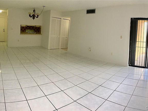 5th image of 8877 Fontainebleau Blvd APT 104-B