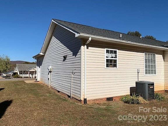 5th image of 118 Freshfield Dr