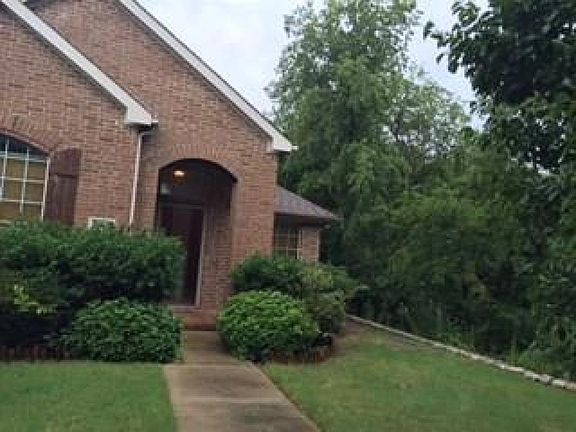 4th image of 2600 Navasota Dr
