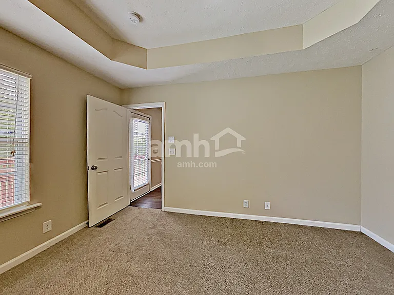 2053 Leefield Dr — Photo 12
