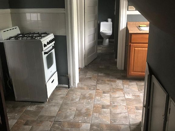 5th image of 168 Main St #3