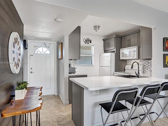 3rd image of 3531 NW 50th Ave APT 613