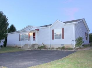 7 Rainbow Ter, Belvidere, NJ 07823