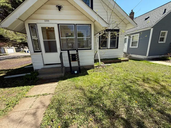 1258 Farrington St, Saint Paul, MN 55117