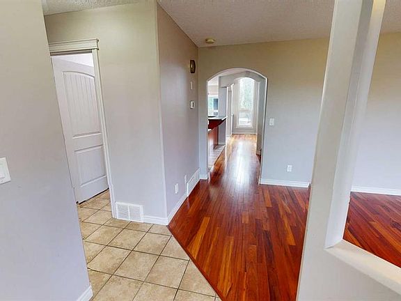 3rd image of 1 Pinnacle Ky