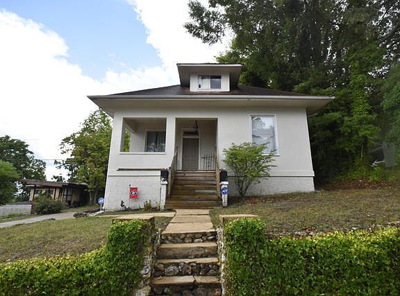 2nd image of 3216 Idlewild Dr