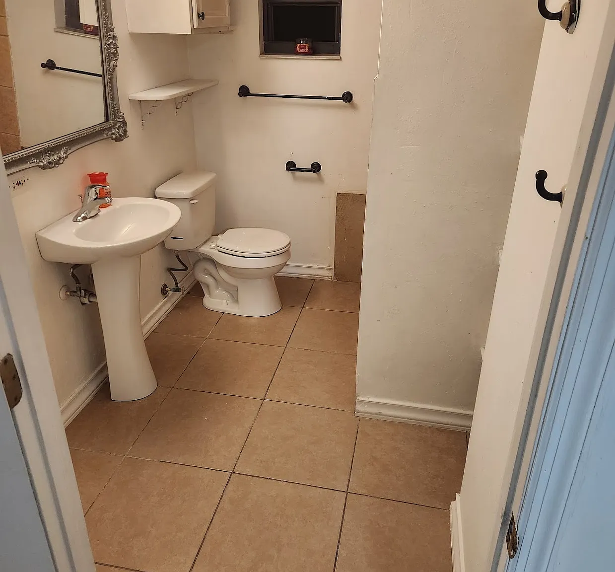 3 bed, 1632 sqft, $2,000 — Photo 4