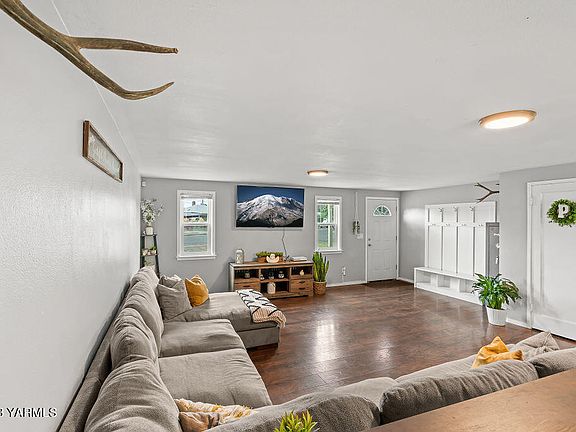5th image of 501 Mount Adams Dr