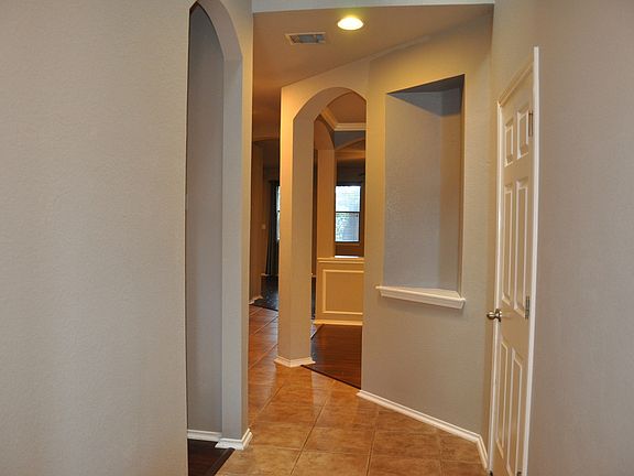 4th image of 507 Las Colinas Dr