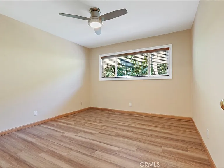 2214 E 2nd St — Photo 11