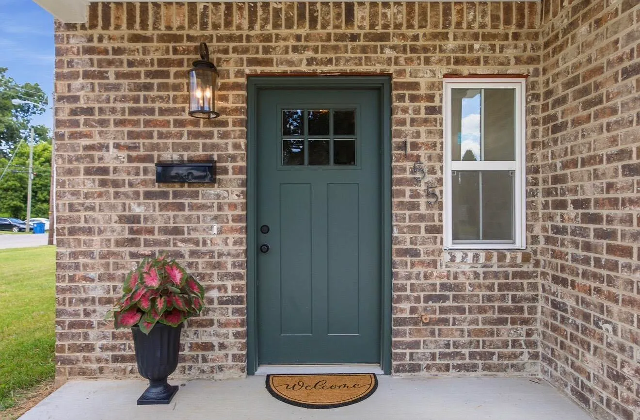 3 bed, 2.5 bath, 1600 sqft, $1,795 — Photo 3