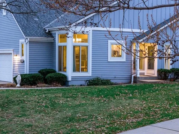 8414 W 119th Ter, Overland Park, KS 66213