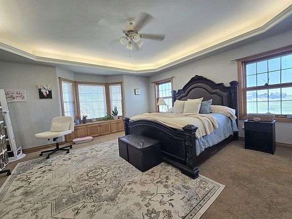 5th image of 1577 Hilltop Dr