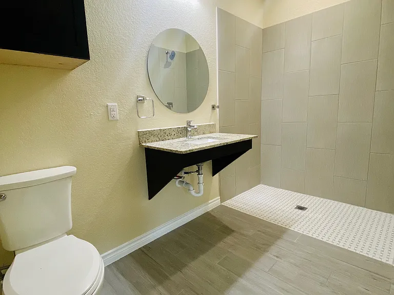 La Marquesa Apartments — Photo 7