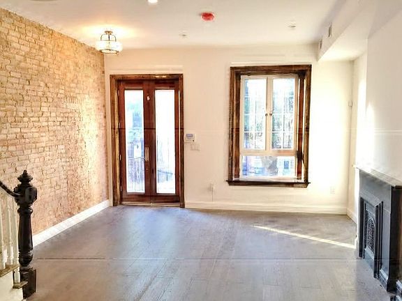 4th image of 436 Marion St