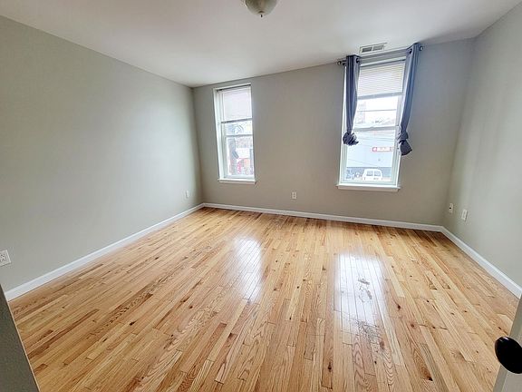 5th image of 1307 E Moyamensing Ave Floor 2