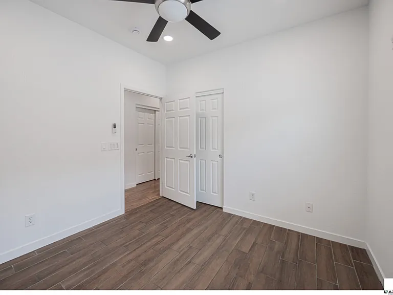 7111 S 21st Dr — Photo 22