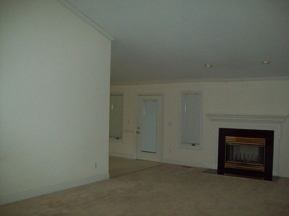 4th image of 6550 Canterbury Dr