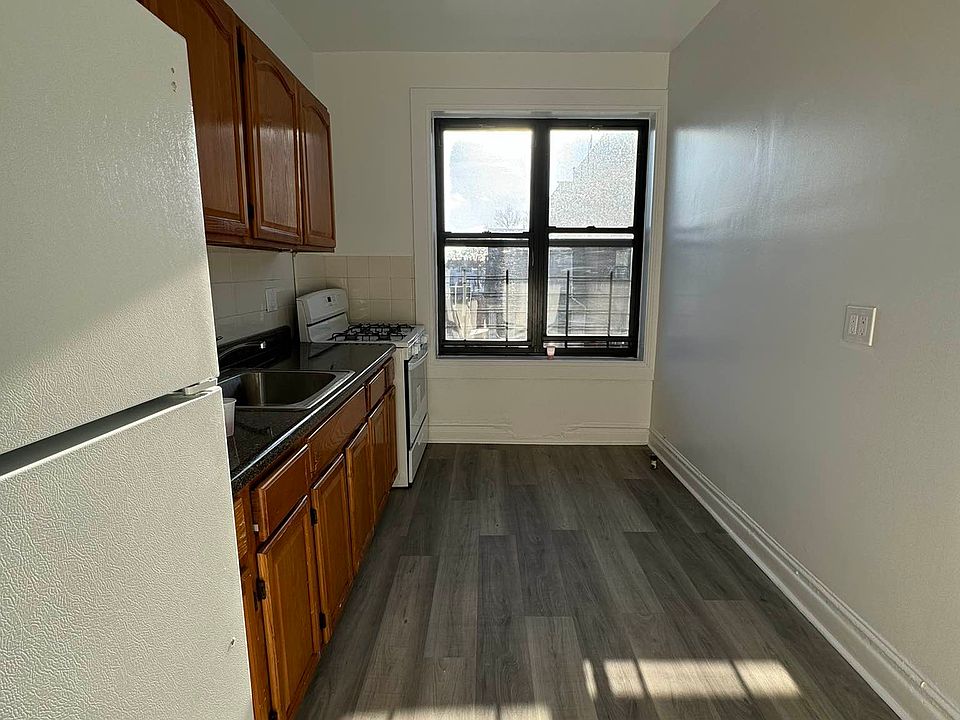 2nd image of 3906 Avenue K