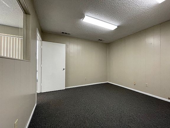 3rd image of 5614 N Lovington Hwy