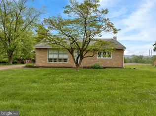 921 Spring City Rd, Phoenixville, PA 19460