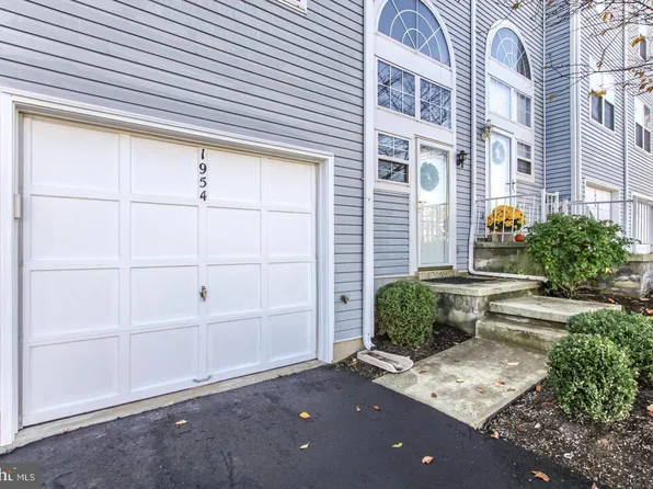 1954 Daybreak Cir, Harrisburg, PA 17110