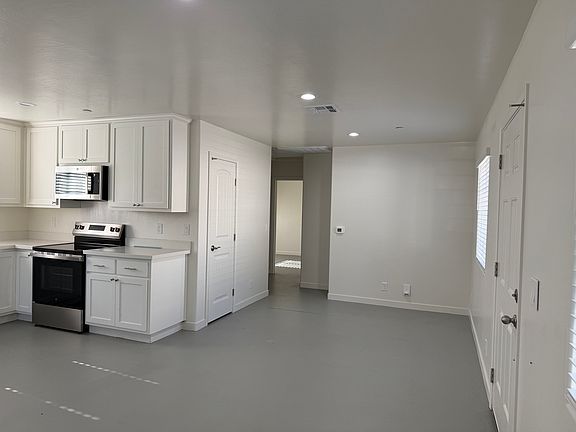 5th image of 1016 W Boston Ave #A