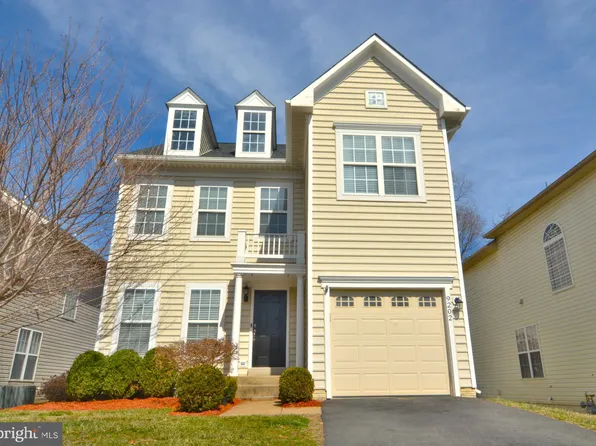 9202 Greenshire Dr, Manassas Park, VA 20111
