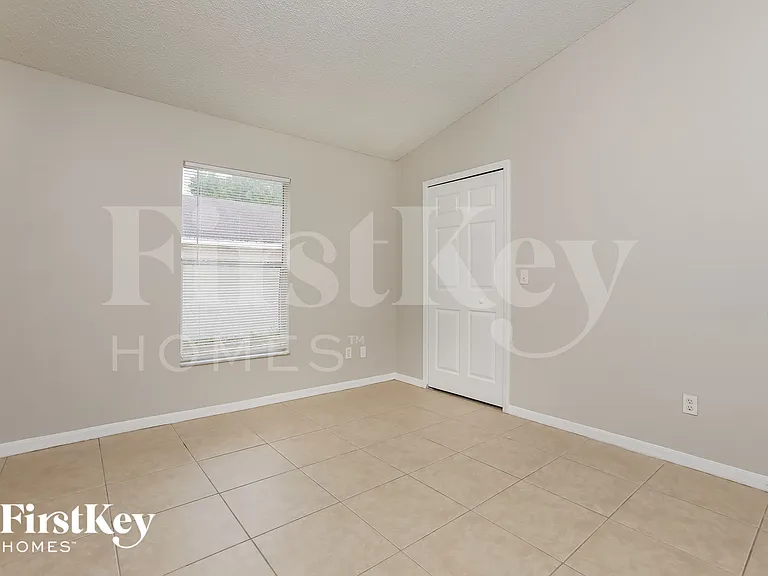 7466 Groveoak Dr — Photo 10