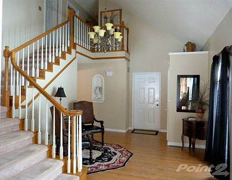 PRETTY ENTRY WAY