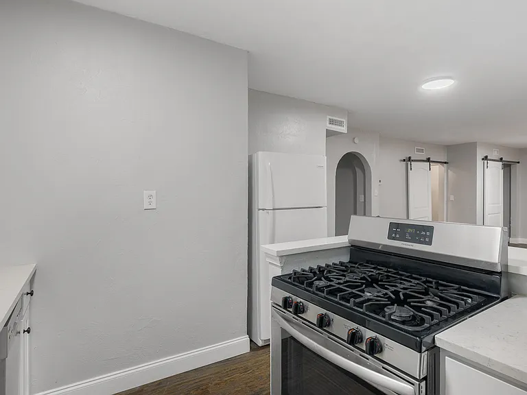 426 NW 25th St #4 — Photo 7