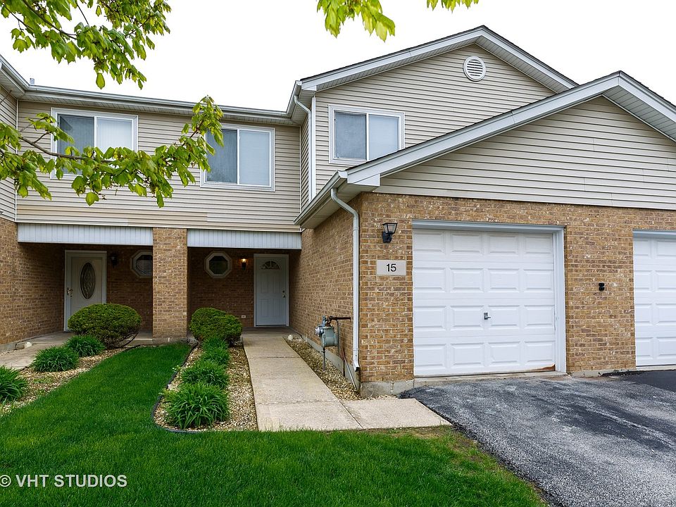 1st image of 15 Brook Park Ln