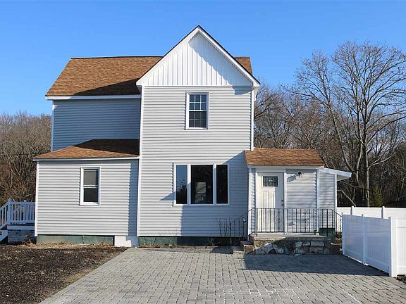 3rd image of 229 Jefferson Ave
