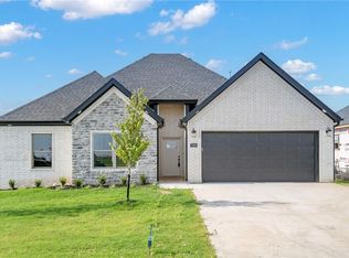 7105 SW Walnut Grove Rd, Bentonville, AR 72713