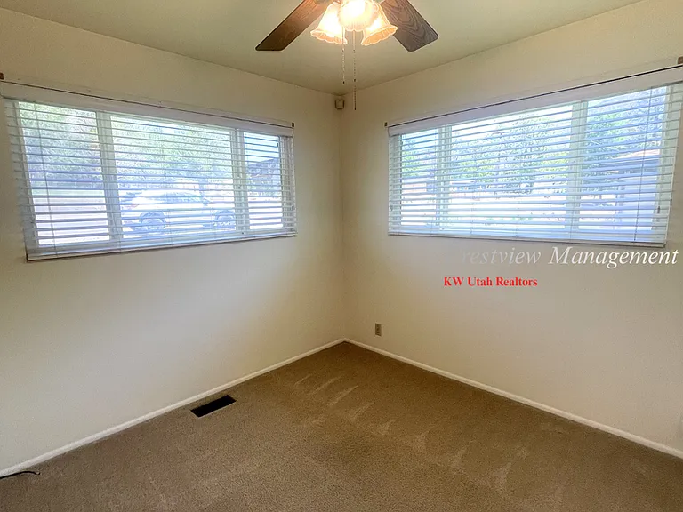 1498 E Pioneer Rd — Photo 13