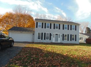 134 Applewood Dr, Rochester, NY 14612