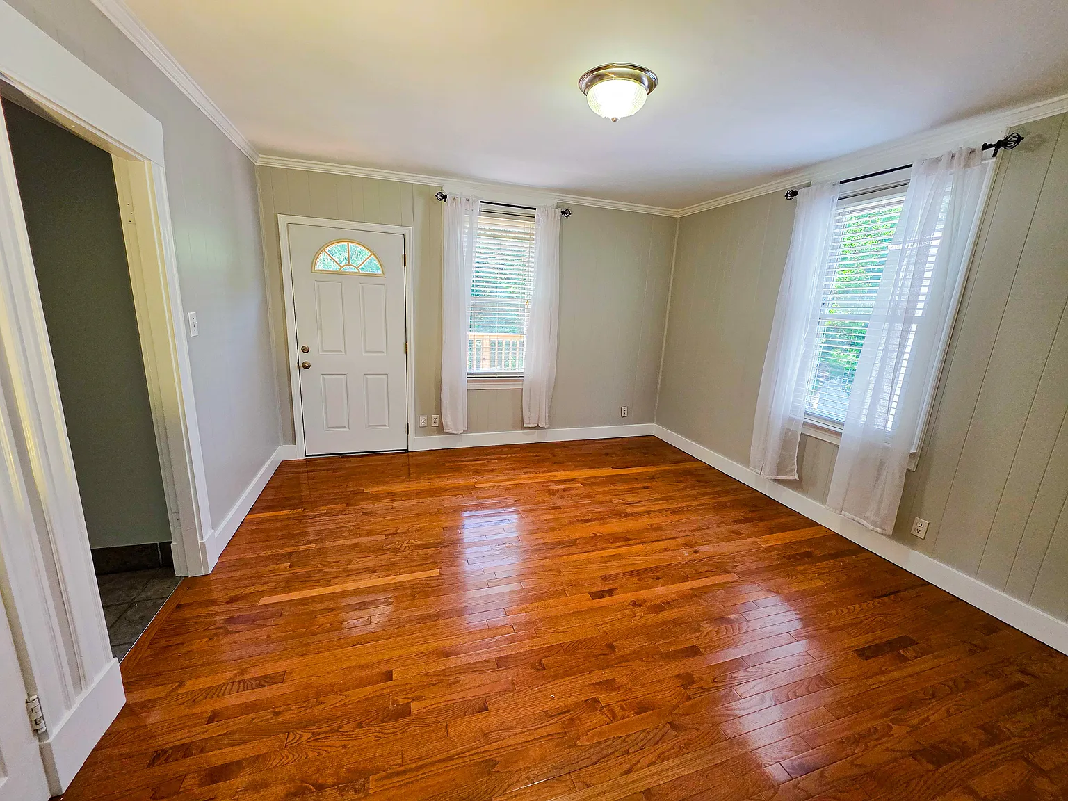 2 bed, 992 sqft, $1,815 — Photo 3