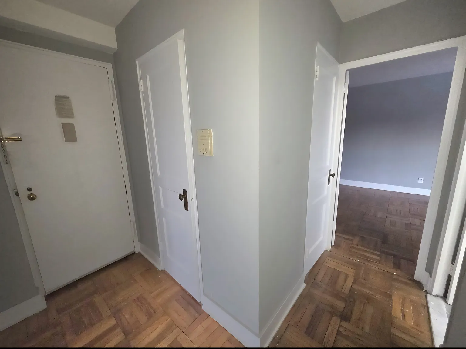 1 bed, 871 sqft, $2,200 — Photo 3