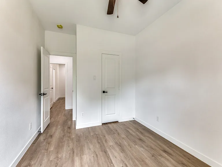 747 N Wilhite St — Photo 12