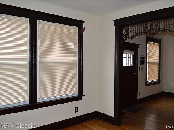 5th image of 1547 Merrick St