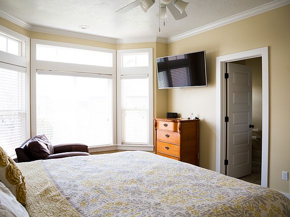 4th image of 3327 N Alpine Vista Way