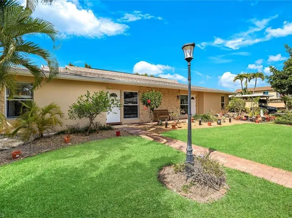 561 Palm View DR #16, NAPLES, FL 34110