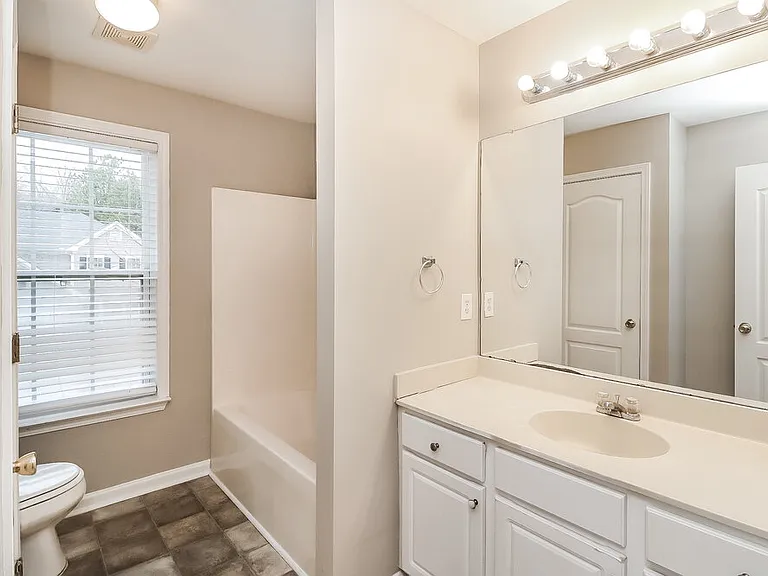 5212 Inverness Ct — Photo 15