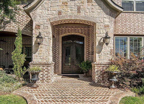 4th image of 750 S Creekwood Dr