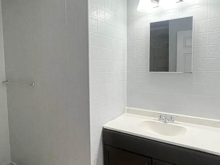 5689 Atlee Ave — Photo 8